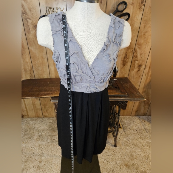 Knee-length Formal Dress - Picture 8 of 11